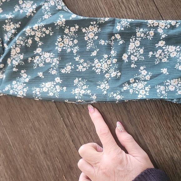 AS IS Floral romper - Picture 10 of 11